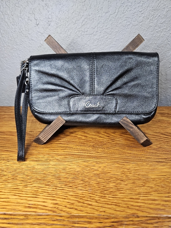 Coach Handbags - Coach Ashley Leather Wristlet Clurch